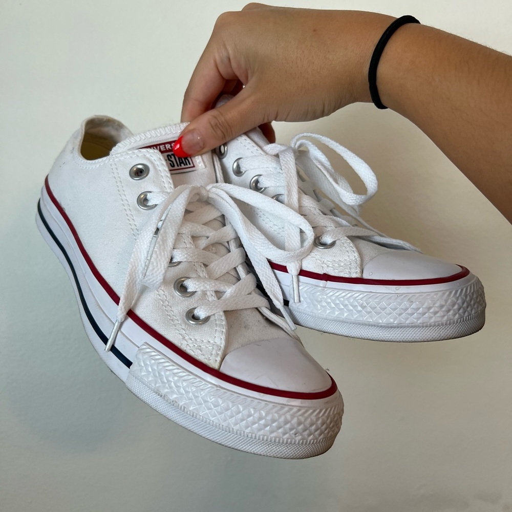 Converse white low top sneakers | size 7.5